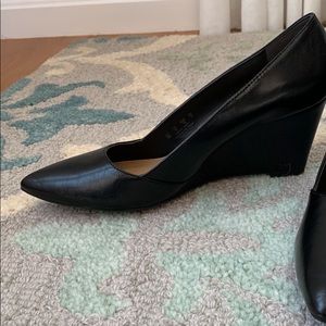 Black leather heel shoes, sz 8